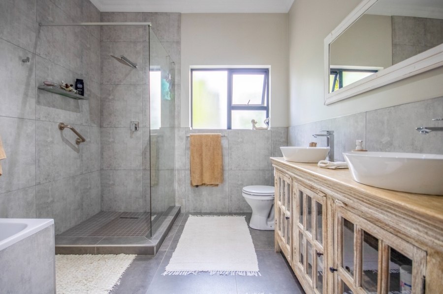 3 Bedroom Property for Sale in WestLake Country Safari Estate North West